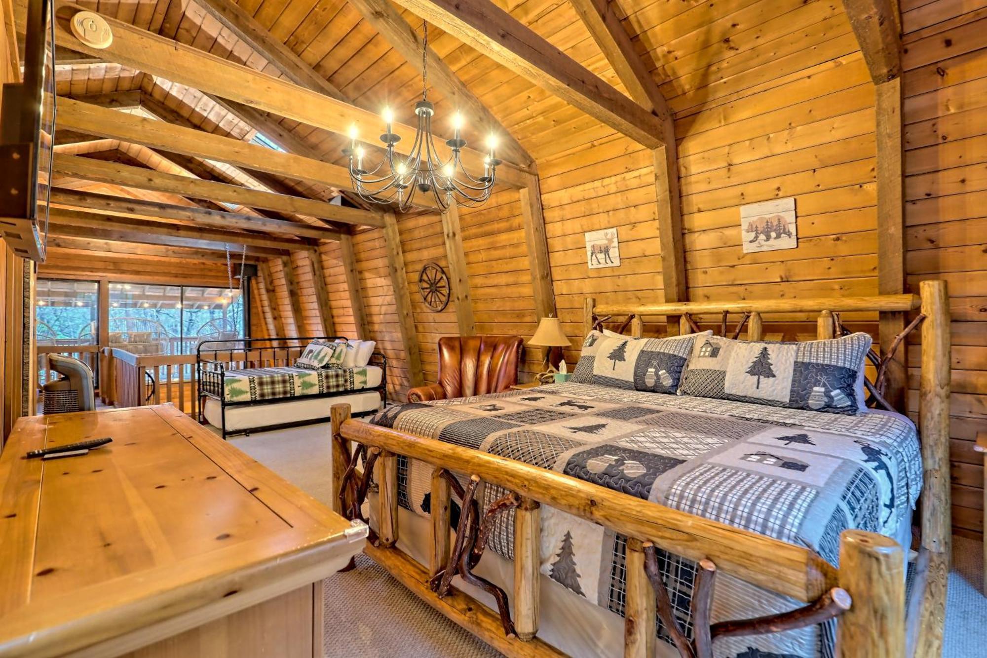 Near Downtown Helen - Hottub, Sauna, Game Room, Fire Pit エクステリア 写真