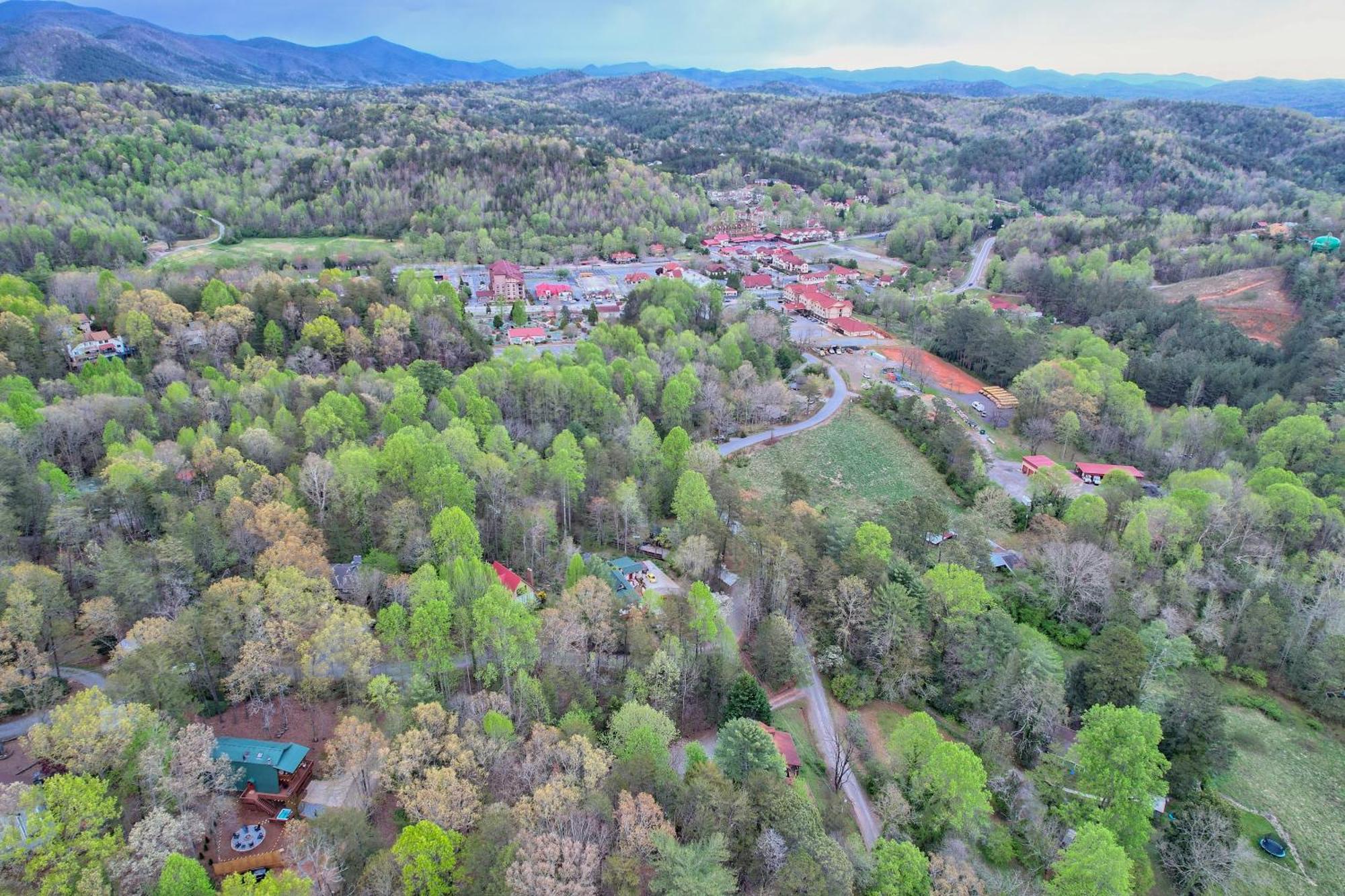 Near Downtown Helen - Hottub, Sauna, Game Room, Fire Pit エクステリア 写真