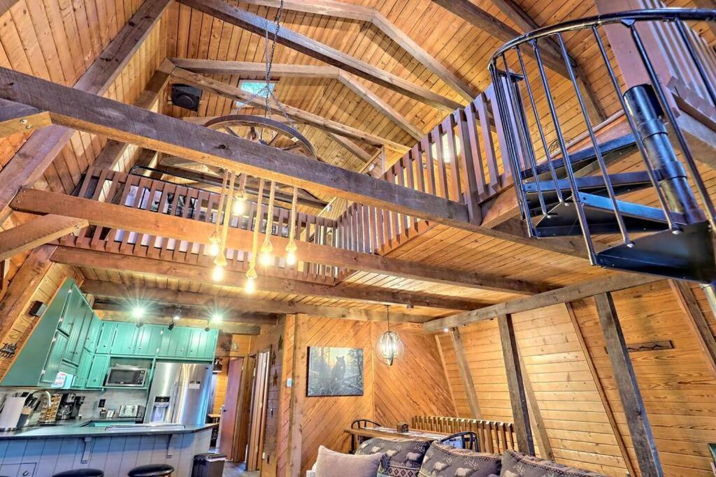 Near Downtown Helen - Hottub, Sauna, Game Room, Fire Pit エクステリア 写真