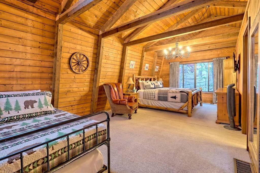 Near Downtown Helen - Hottub, Sauna, Game Room, Fire Pit エクステリア 写真