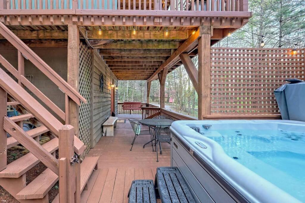 Near Downtown Helen - Hottub, Sauna, Game Room, Fire Pit エクステリア 写真