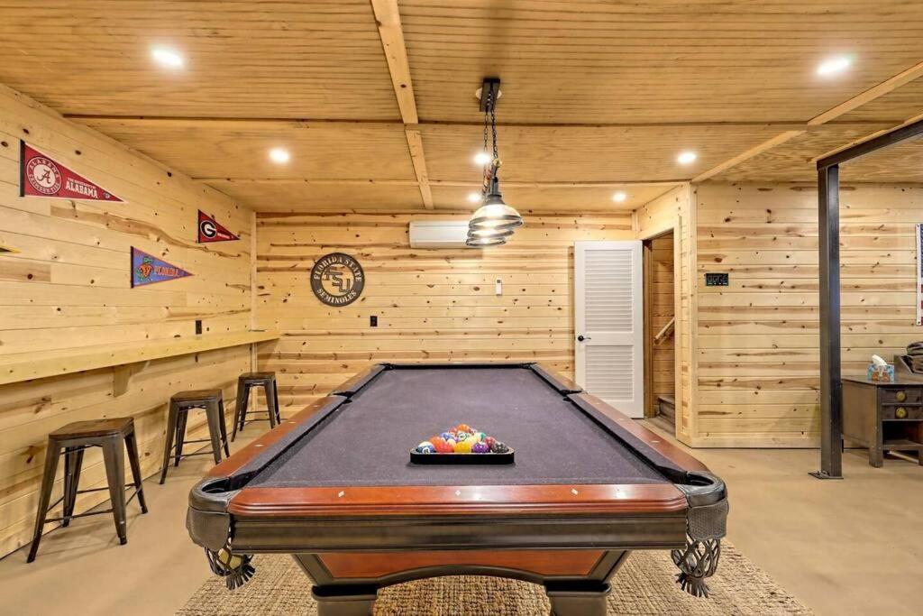 Near Downtown Helen - Hottub, Sauna, Game Room, Fire Pit エクステリア 写真
