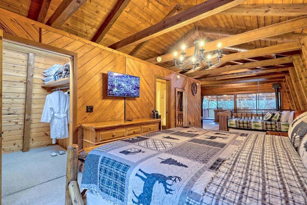 Near Downtown Helen - Hottub, Sauna, Game Room, Fire Pit エクステリア 写真