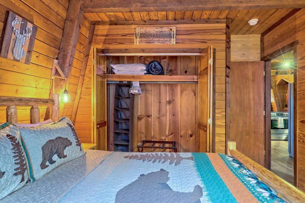 Near Downtown Helen - Hottub, Sauna, Game Room, Fire Pit エクステリア 写真