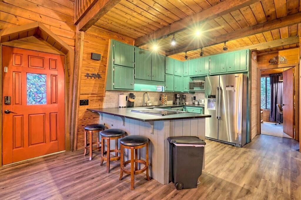 Near Downtown Helen - Hottub, Sauna, Game Room, Fire Pit エクステリア 写真