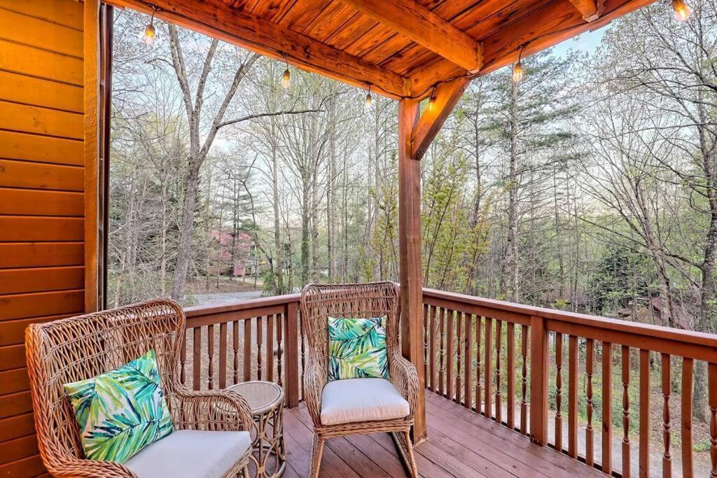 Near Downtown Helen - Hottub, Sauna, Game Room, Fire Pit エクステリア 写真