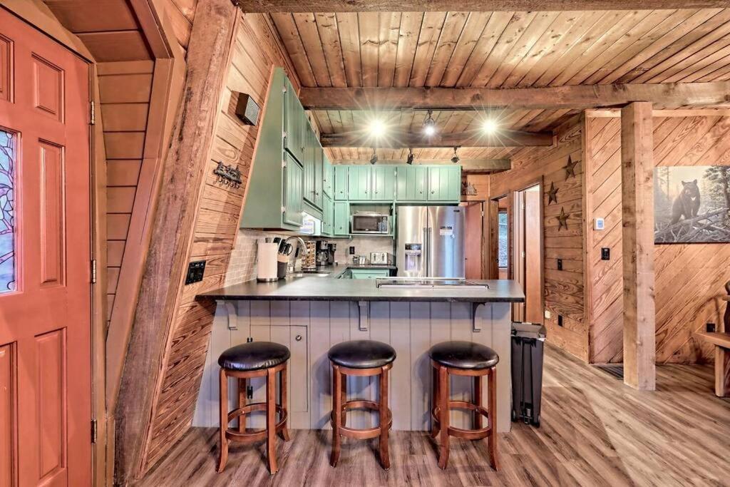 Near Downtown Helen - Hottub, Sauna, Game Room, Fire Pit エクステリア 写真