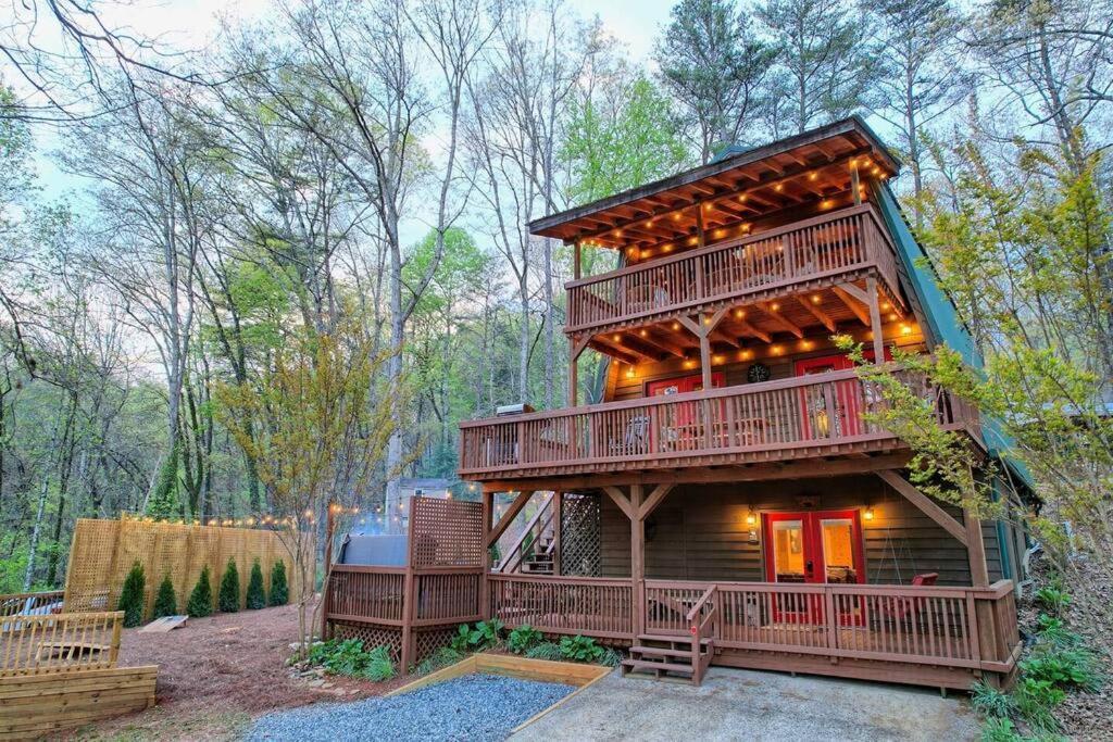 Near Downtown Helen - Hottub, Sauna, Game Room, Fire Pit エクステリア 写真