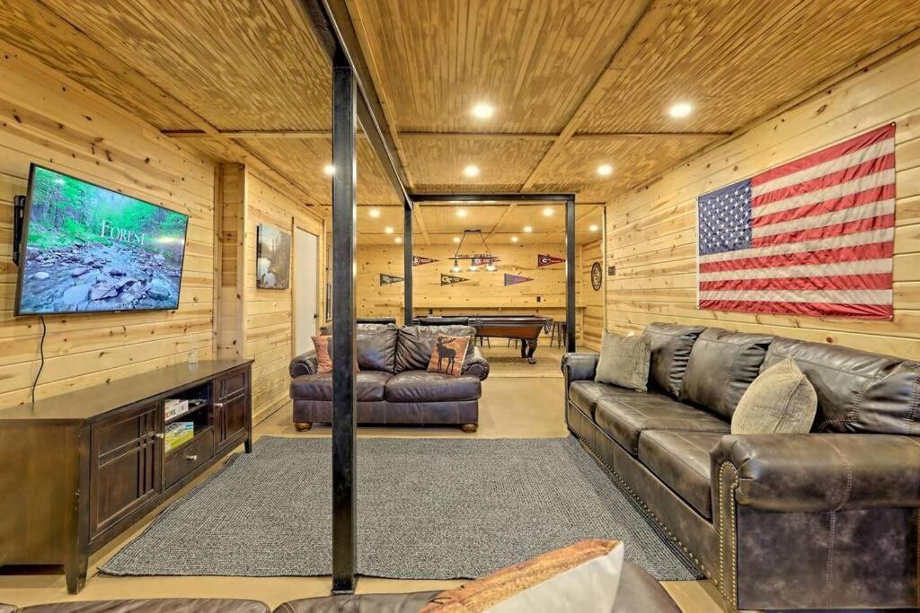 Near Downtown Helen - Hottub, Sauna, Game Room, Fire Pit エクステリア 写真