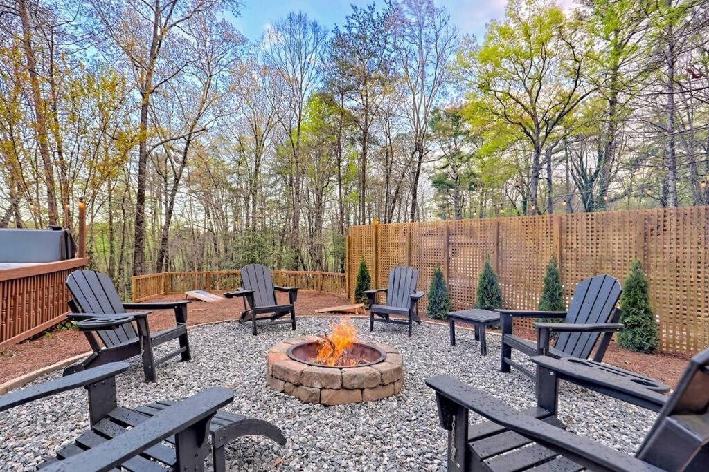 Near Downtown Helen - Hottub, Sauna, Game Room, Fire Pit エクステリア 写真